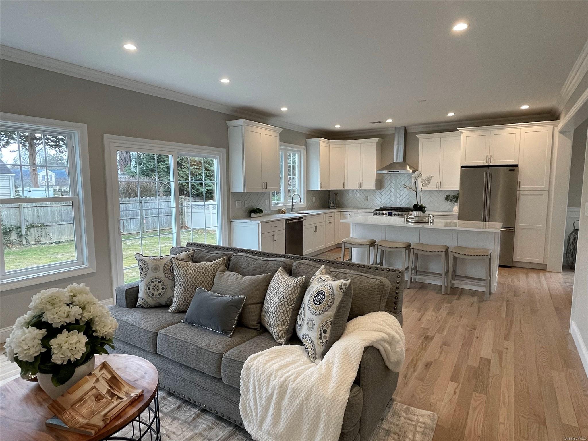 15 Dawes Avenue, Syosset, New York image 12