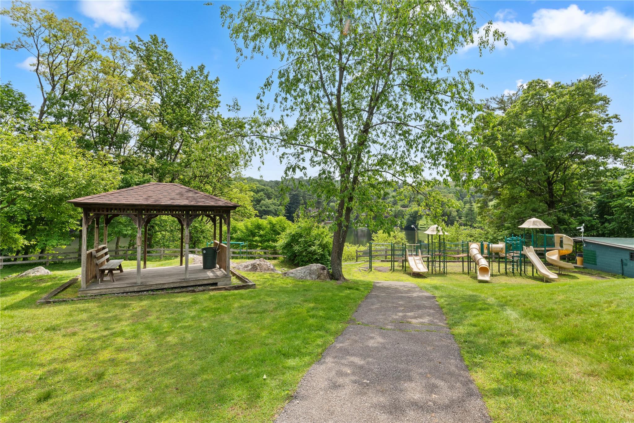 646 Sprout Brook Road, Putnam Valley, New York image 25