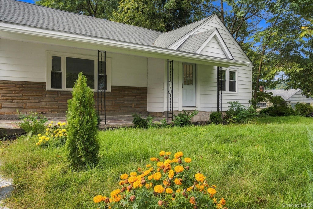 Photo of 3 Hilltop Drive, New Windsor, NY 12553 (MLS # 1056543)