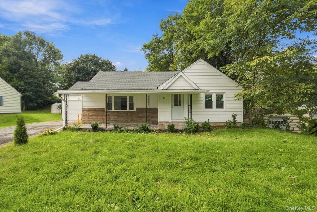 Photo of 3 Hilltop Drive, New Windsor, NY 12553 (MLS # 1056543)