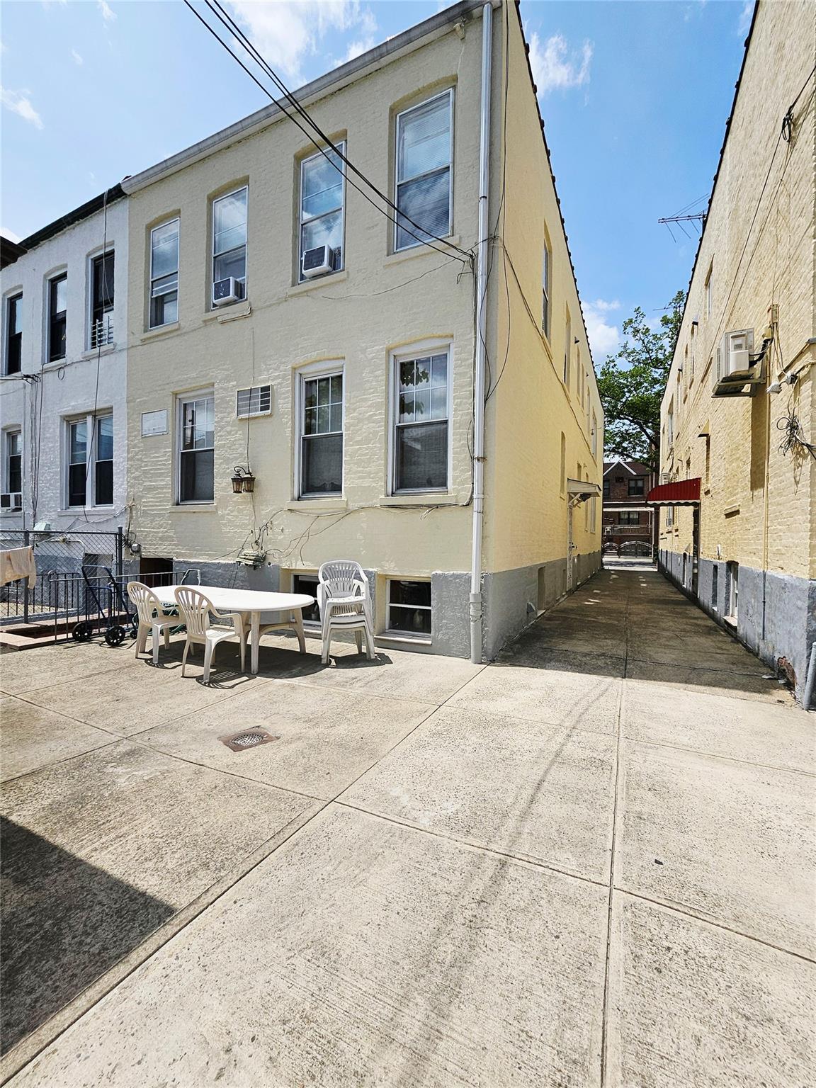 1725 W 4th Street