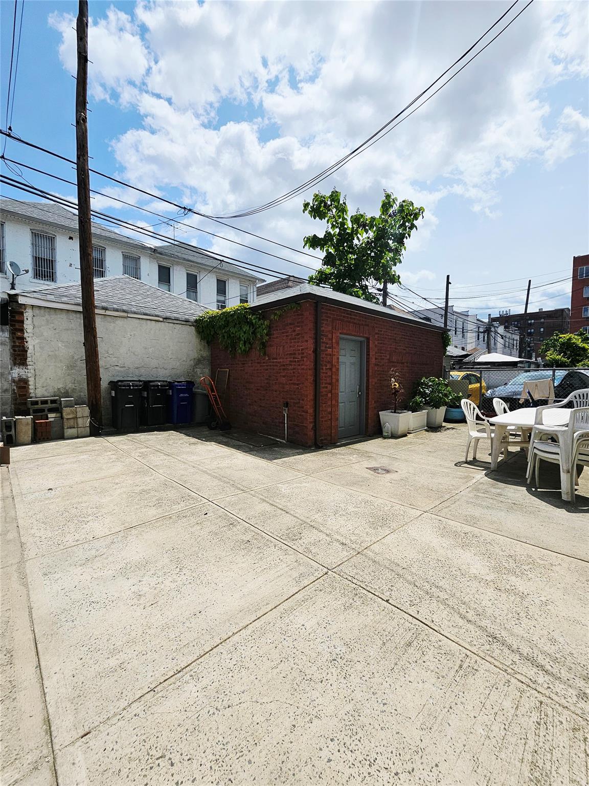 1725 W 4th Street