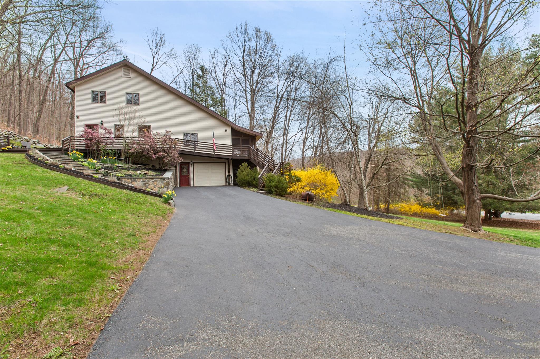 12 Muradon Road, Mahopac, New York image 1