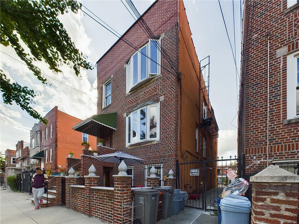 2553 Radcliff Avenue