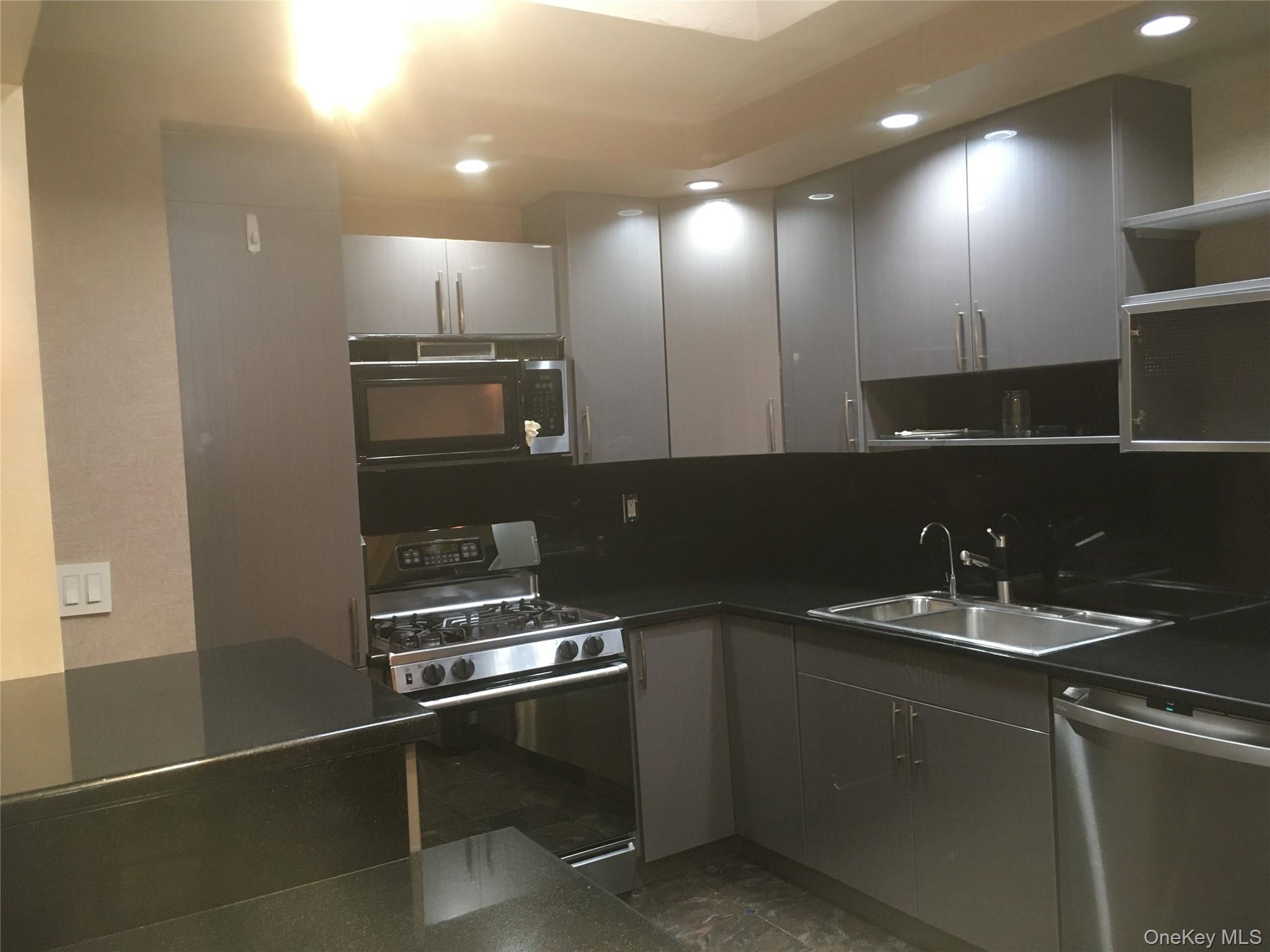 14-04 Michael Place 113U