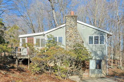 35 Mountain Trail Croton-on-Hudson NY 10520