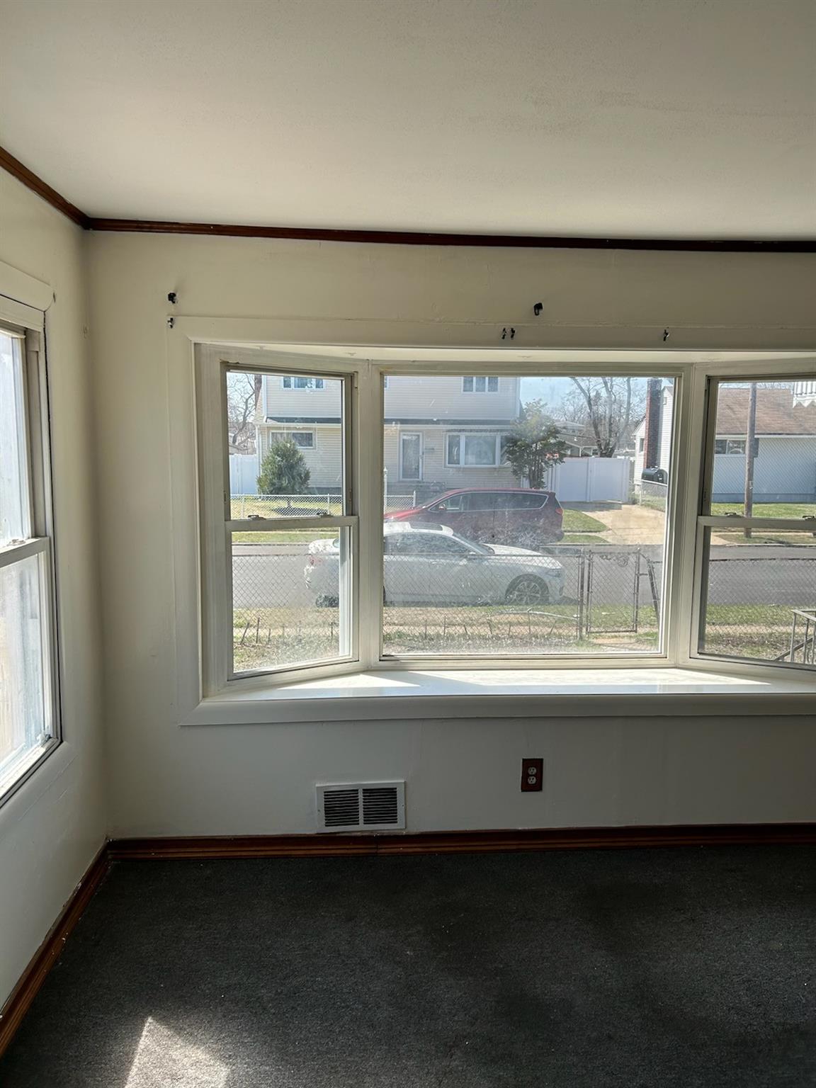 32 Penndale Drive, Amityville, New York image 2