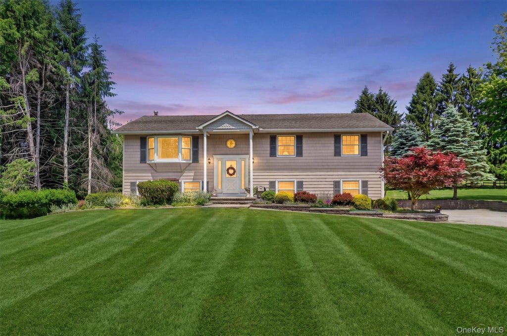 Photo of 22 Beverly Drive, Warwick, NY 10990 (MLS # 1008422)