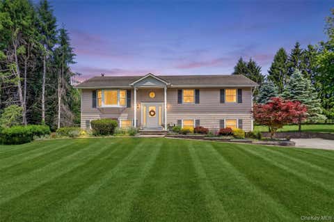 Photo of 22 Beverly Drive, Warwick, NY 10990 (MLS # 1008422)