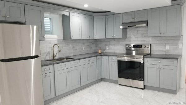 21 ADAMSON ST, SELDEN, NY 11784 - Image 2ba4d610b1d8780d6cea2c080c4fdc3d/3740065615