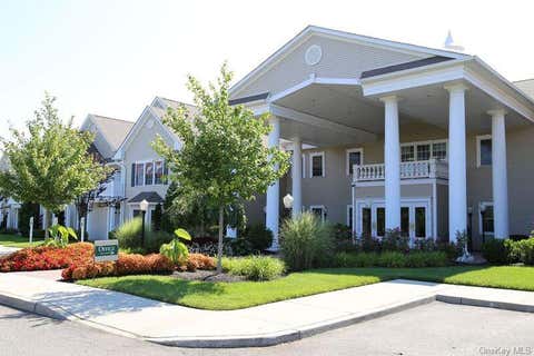 Apartment For Rent - 2200 Dolphin Lane #1611<br/> Suffolk County, Holbrook, NY 11741