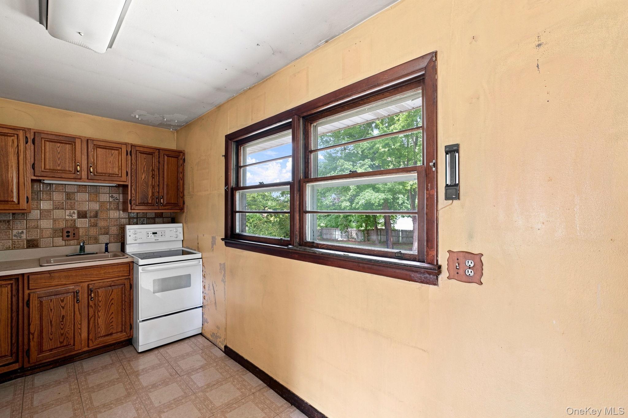7 Roosevelt Road