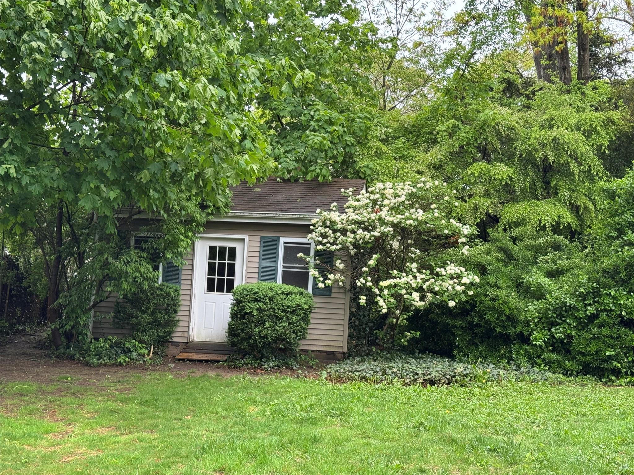 541 Peters Boulevard, Brightwaters, New York image 20