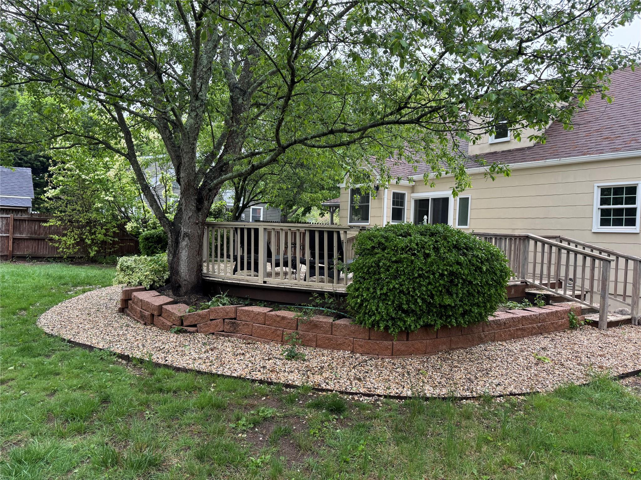 541 Peters Boulevard, Brightwaters, New York image 3
