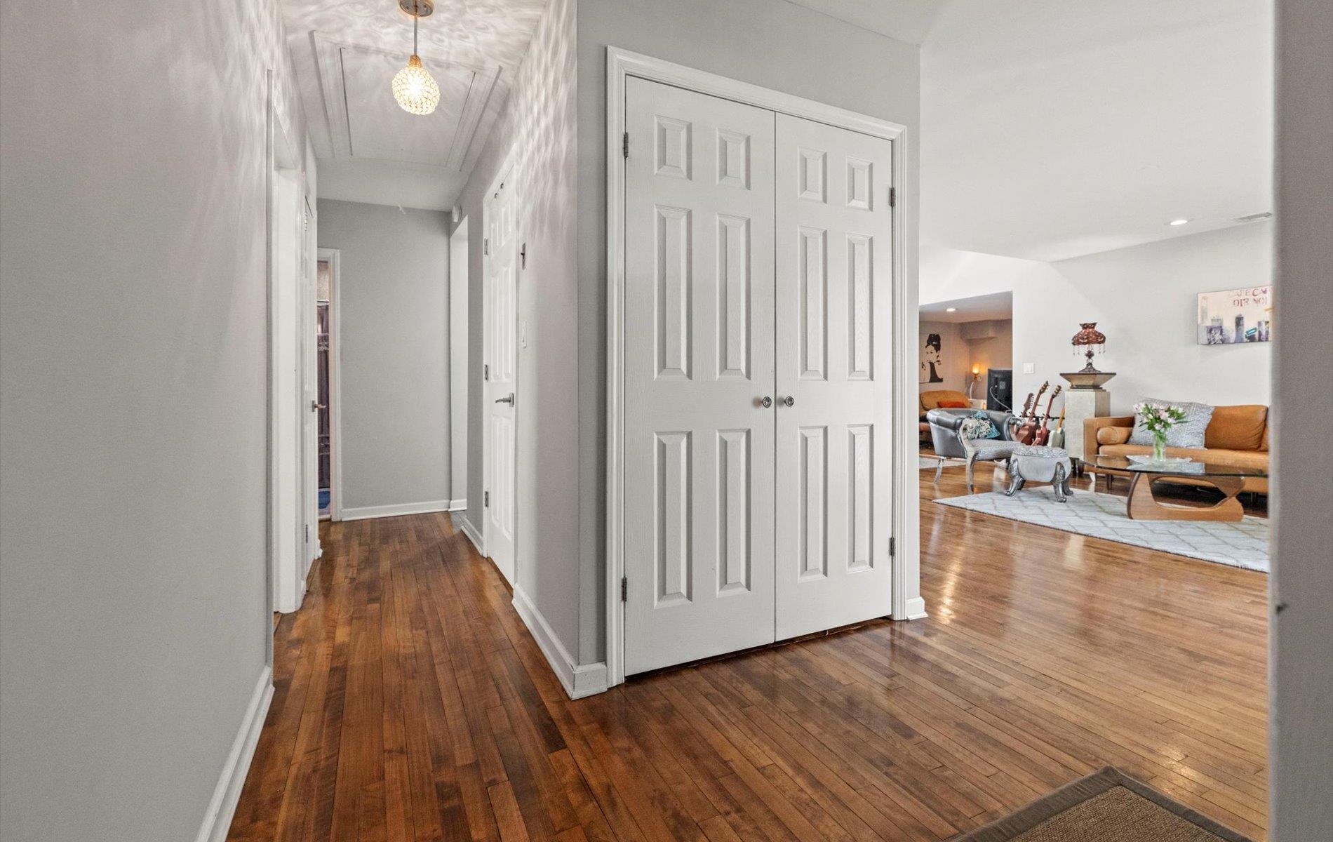 525 Allen Road, Woodmere, New York image 3