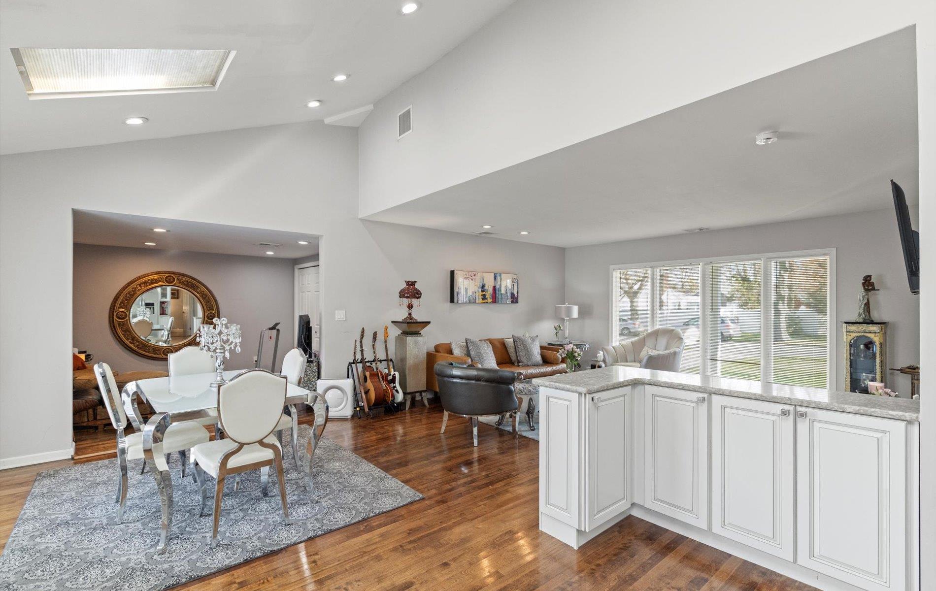 525 Allen Road, Woodmere, New York image 10
