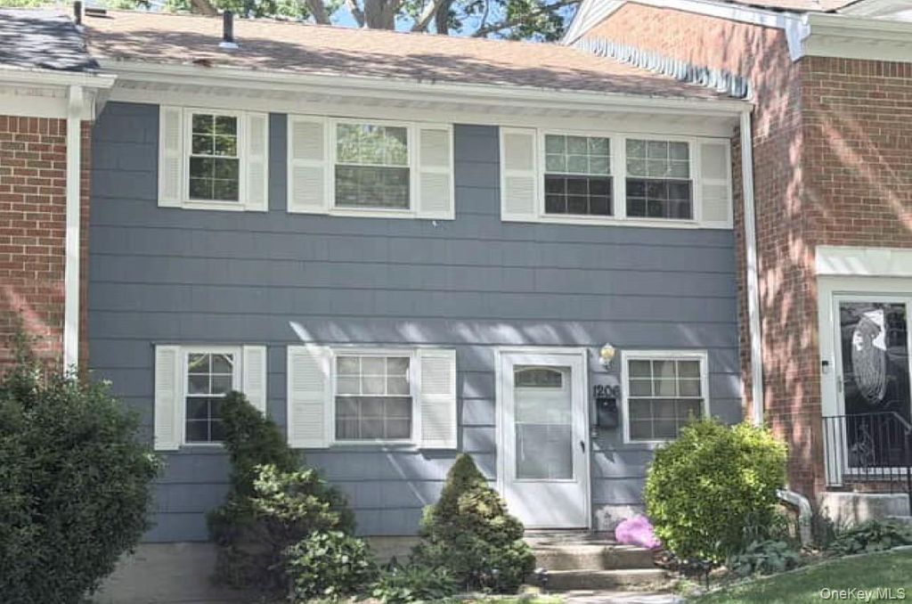 Photo of 1206 Towne House Village, Islandia, NY 11749 (MLS # 1012642)