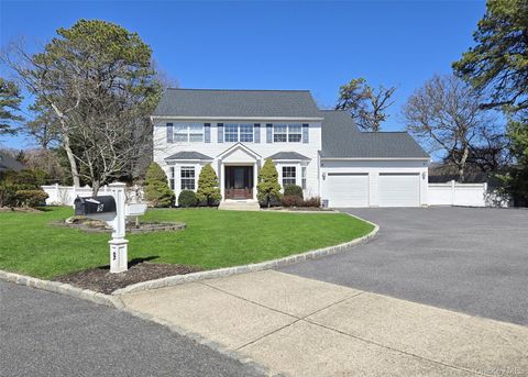 Homes For Sale - 9 Keystone Court<br/> Centereach, NY 11720