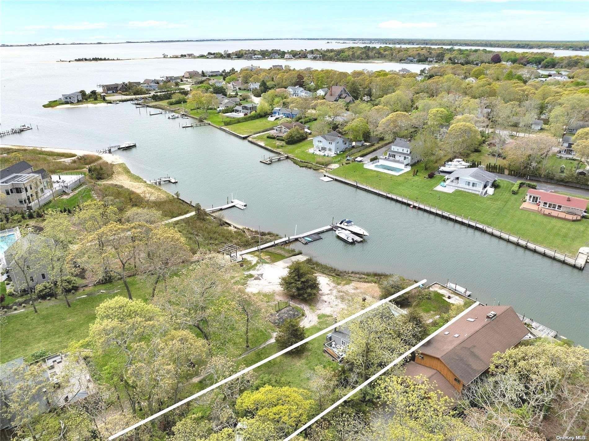 8 Gardiners Path, Hampton Bays, New York image 3