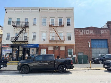 22-19 Steinway Street Astoria NY 11105
