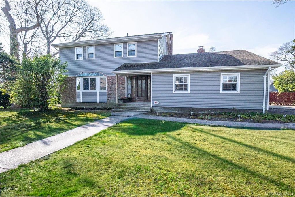 Photo of 22 Oak Lane, Blue Point, NY 11715 (MLS # 983895)