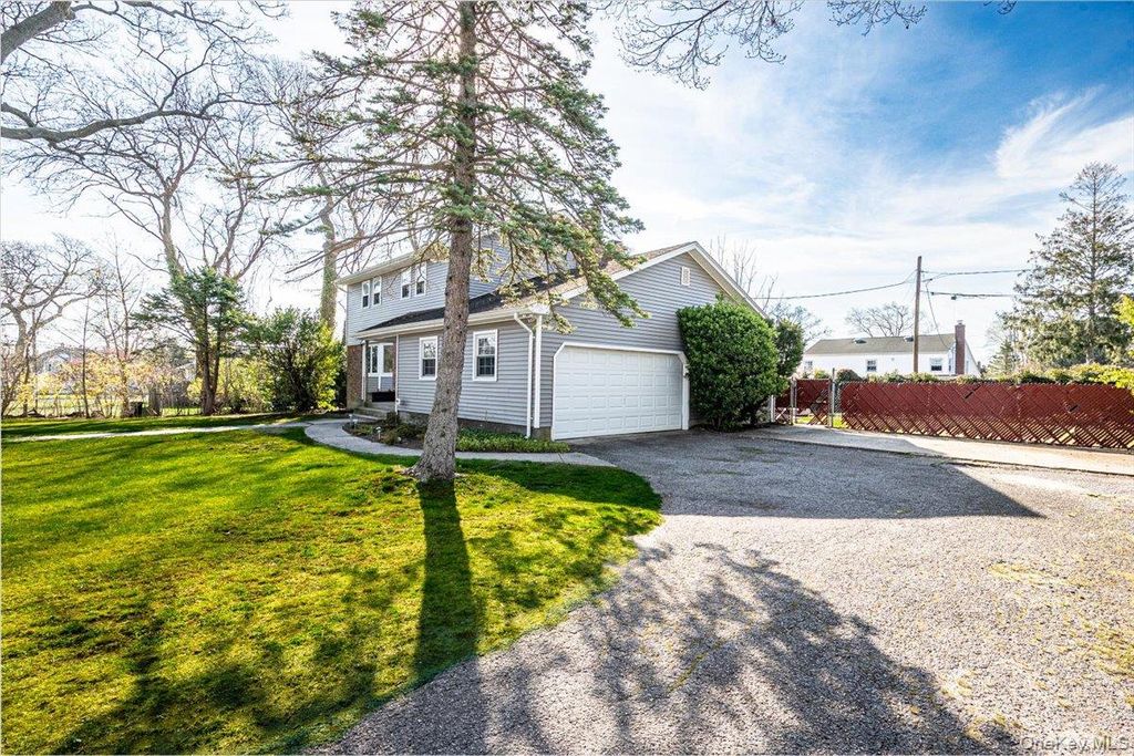 Photo of 22 Oak Lane, Blue Point, NY 11715 (MLS # 983895)