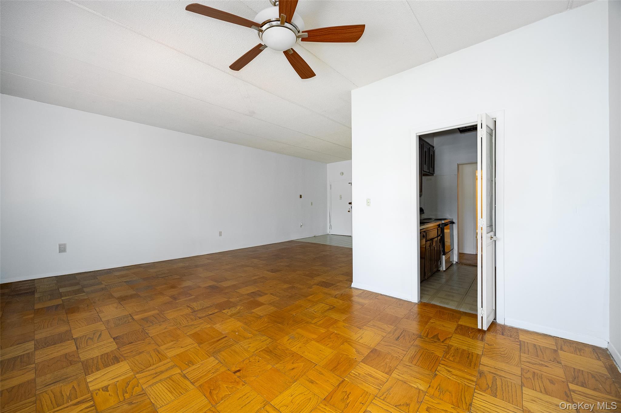 160 Academy Street 1E