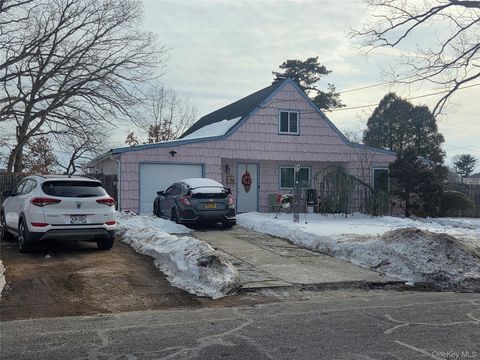 Homes For Sale - 532 Nicolls Road<br/> Deer Park, NY 11729