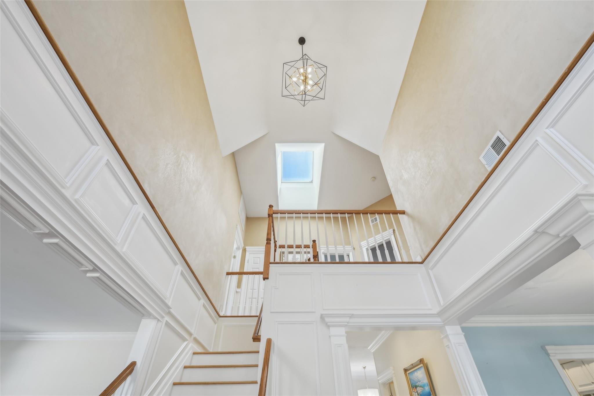 10 Pineland Court, Dix Hills, New York image 7