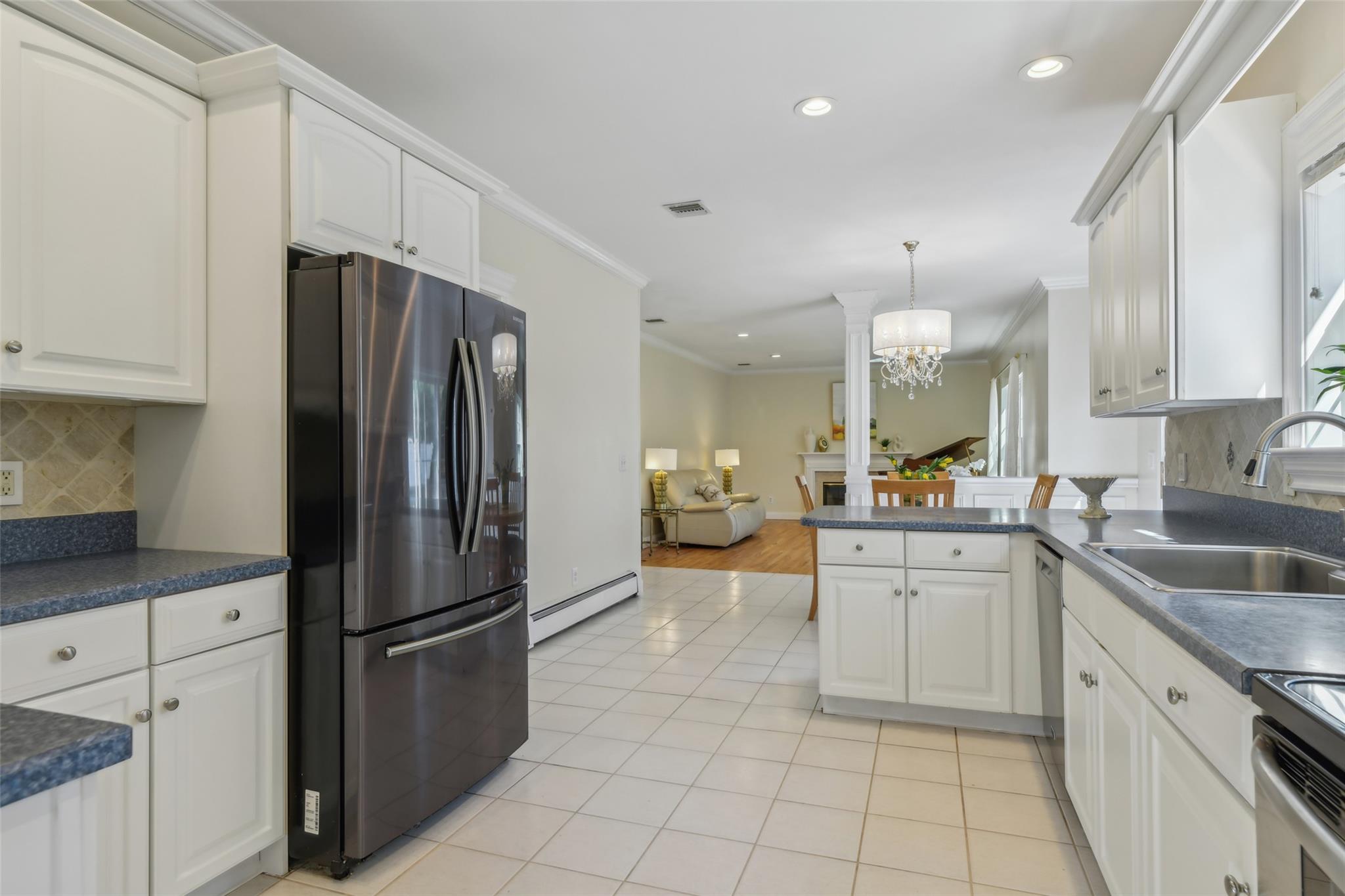 10 Pineland Court, Dix Hills, New York image 19