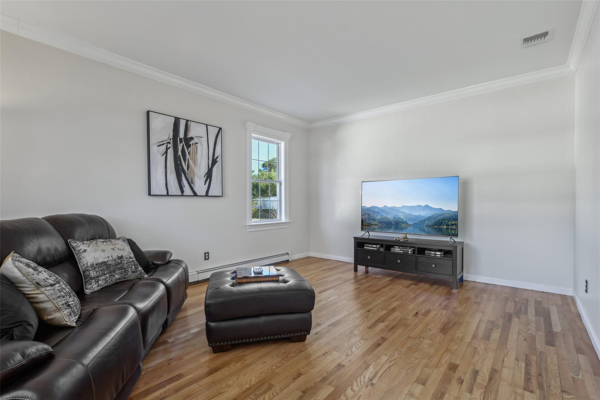 10 Pineland Court, Dix Hills, New York image 10