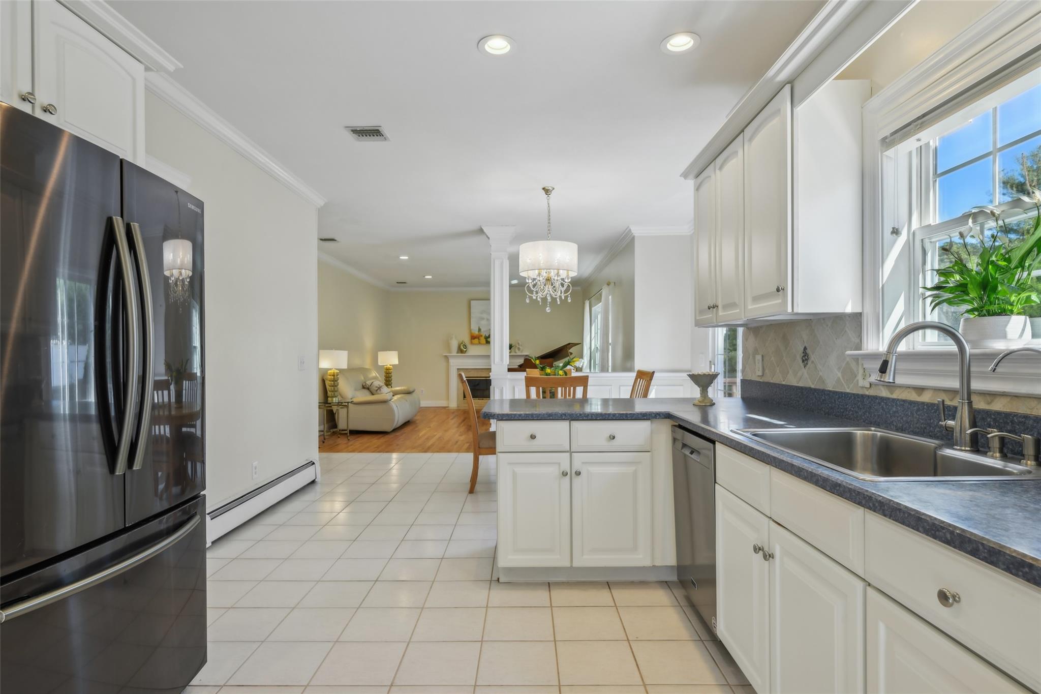 10 Pineland Court, Dix Hills, New York image 18