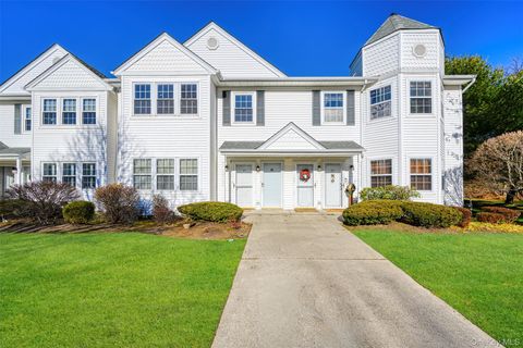 Photo of 48 Victorian Lane, Medford, NY 11763 (MLS # 941728)