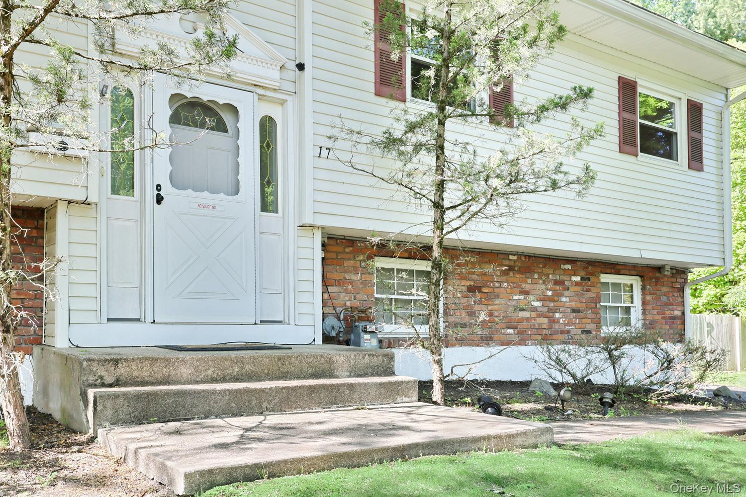 17 Twin Lakes Drive