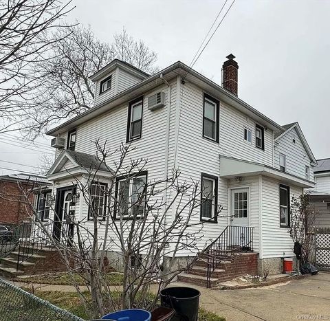 14418 Negundo Avenue Flushing NY 11355