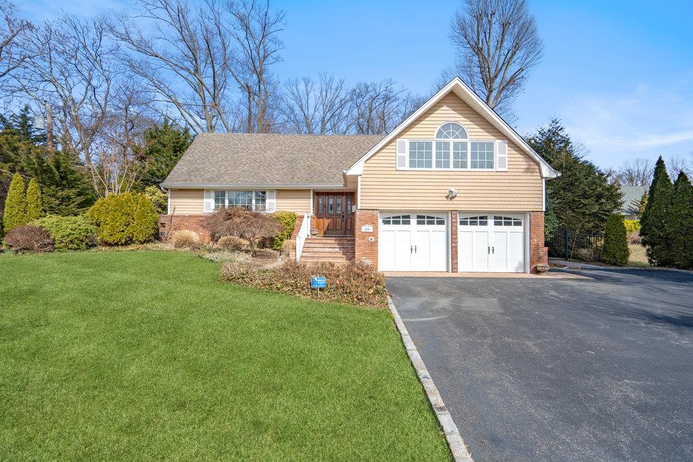 49 Harwood Drive, Glen Cove, New York image 1