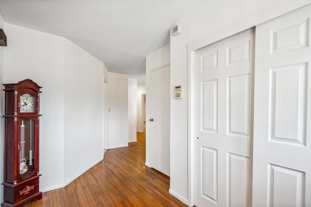 49 Harwood Drive, Glen Cove, New York image 4