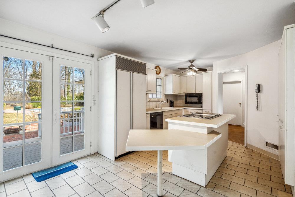 49 Harwood Drive, Glen Cove, New York image 8