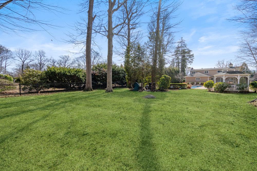 49 Harwood Drive, Glen Cove, New York image 27