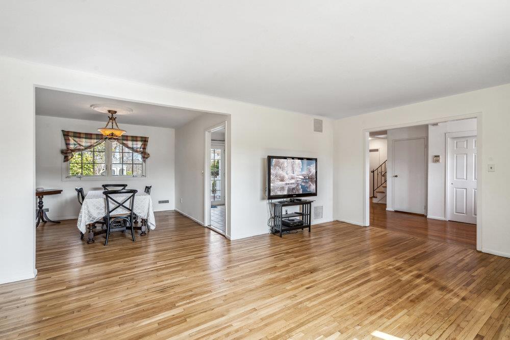49 Harwood Drive, Glen Cove, New York image 6