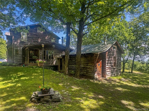 Homes For Sale - 231 Manorville Road<br/> Saugerties, NY 12477