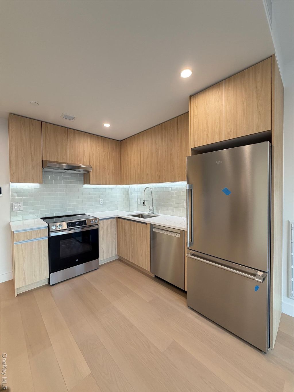 Photo of 150-02 Northern Boulevard #3D, Flushing, NY 11354 (MLS # 942954)