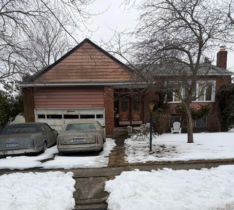 16 Merritt Avenue Massapequa NY 11758