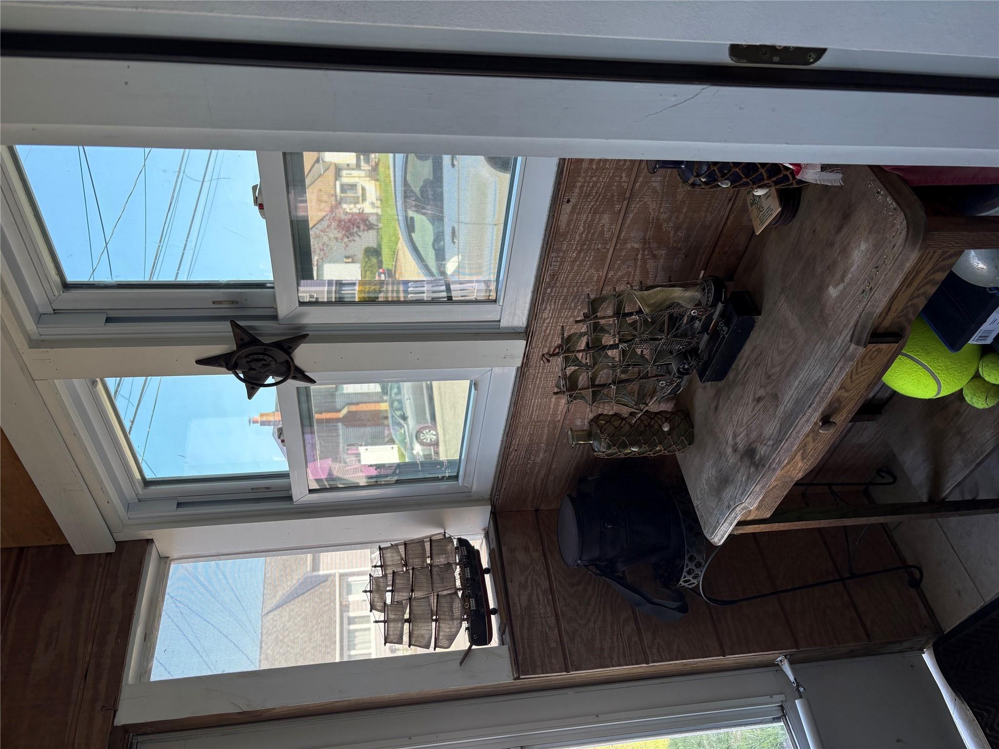 260 East Drive, Copiague, New York image 15