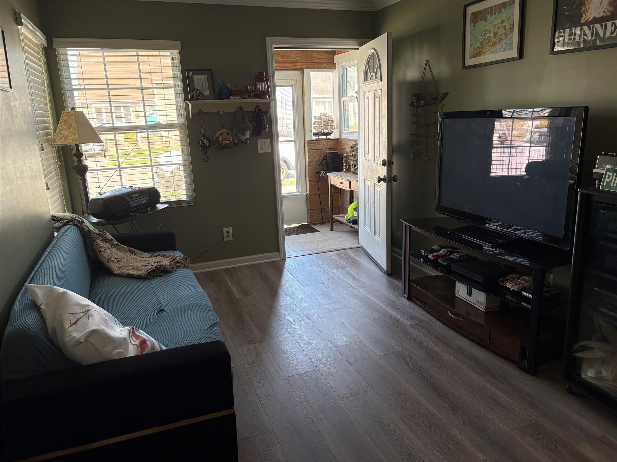 260 East Drive, Copiague, New York image 24