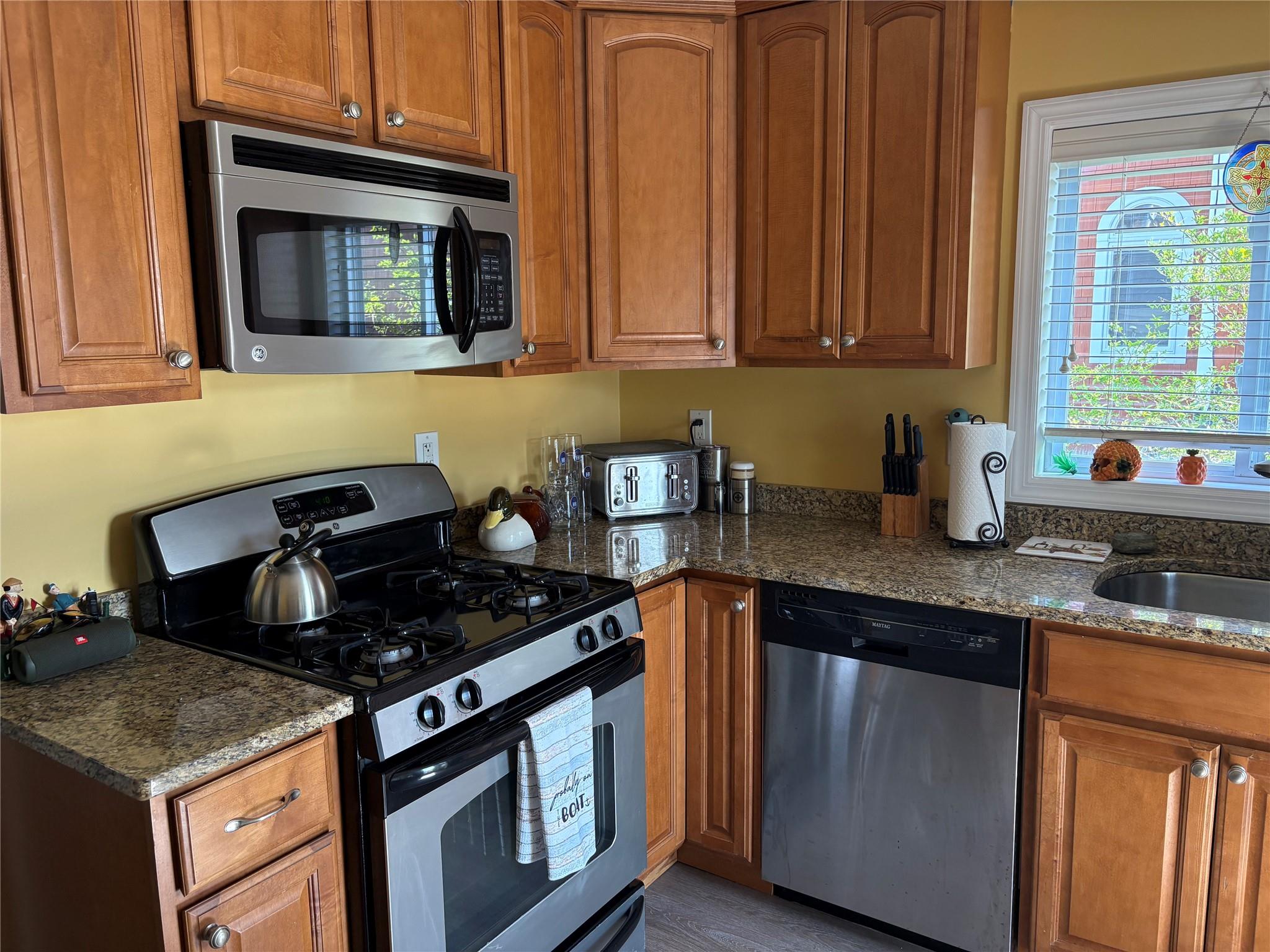 260 East Drive, Copiague, New York image 8