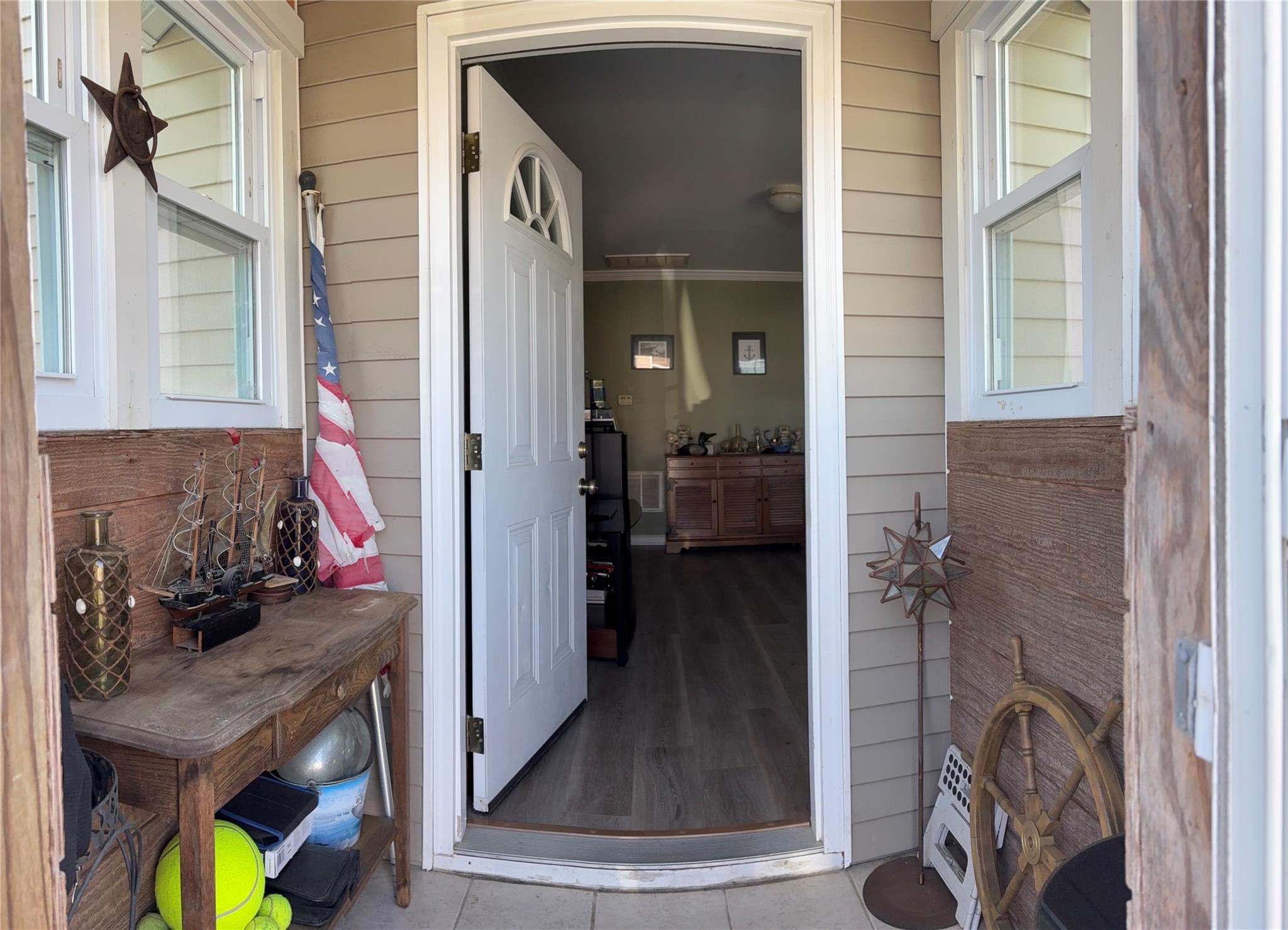 260 East Drive, Copiague, New York image 21