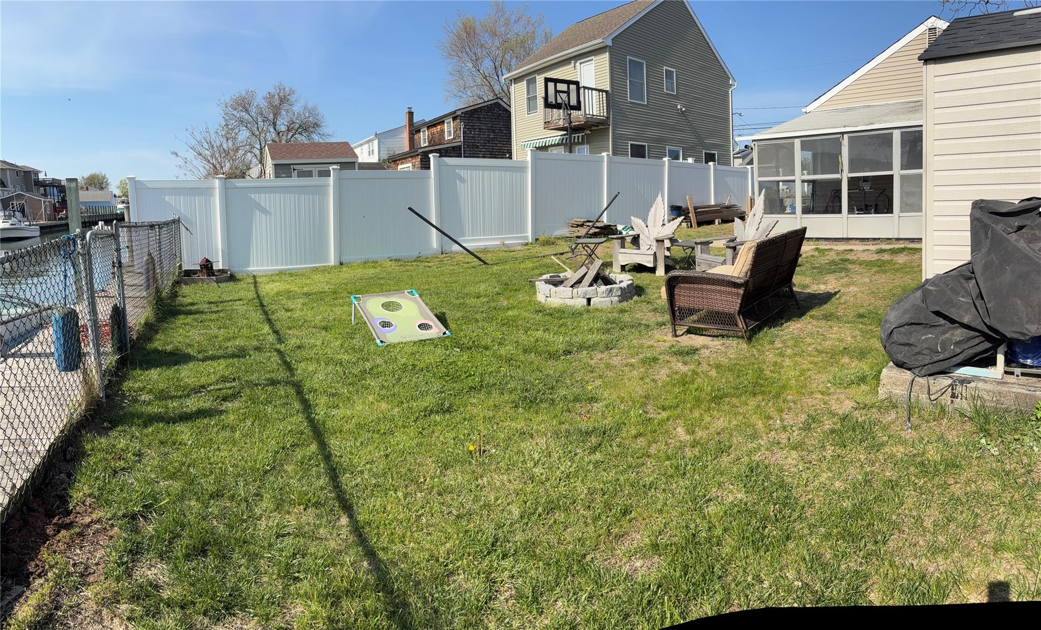260 East Drive, Copiague, New York image 30