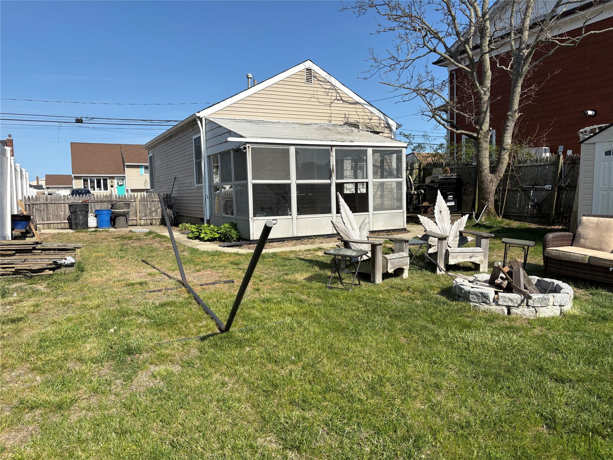 260 East Drive, Copiague, New York image 31