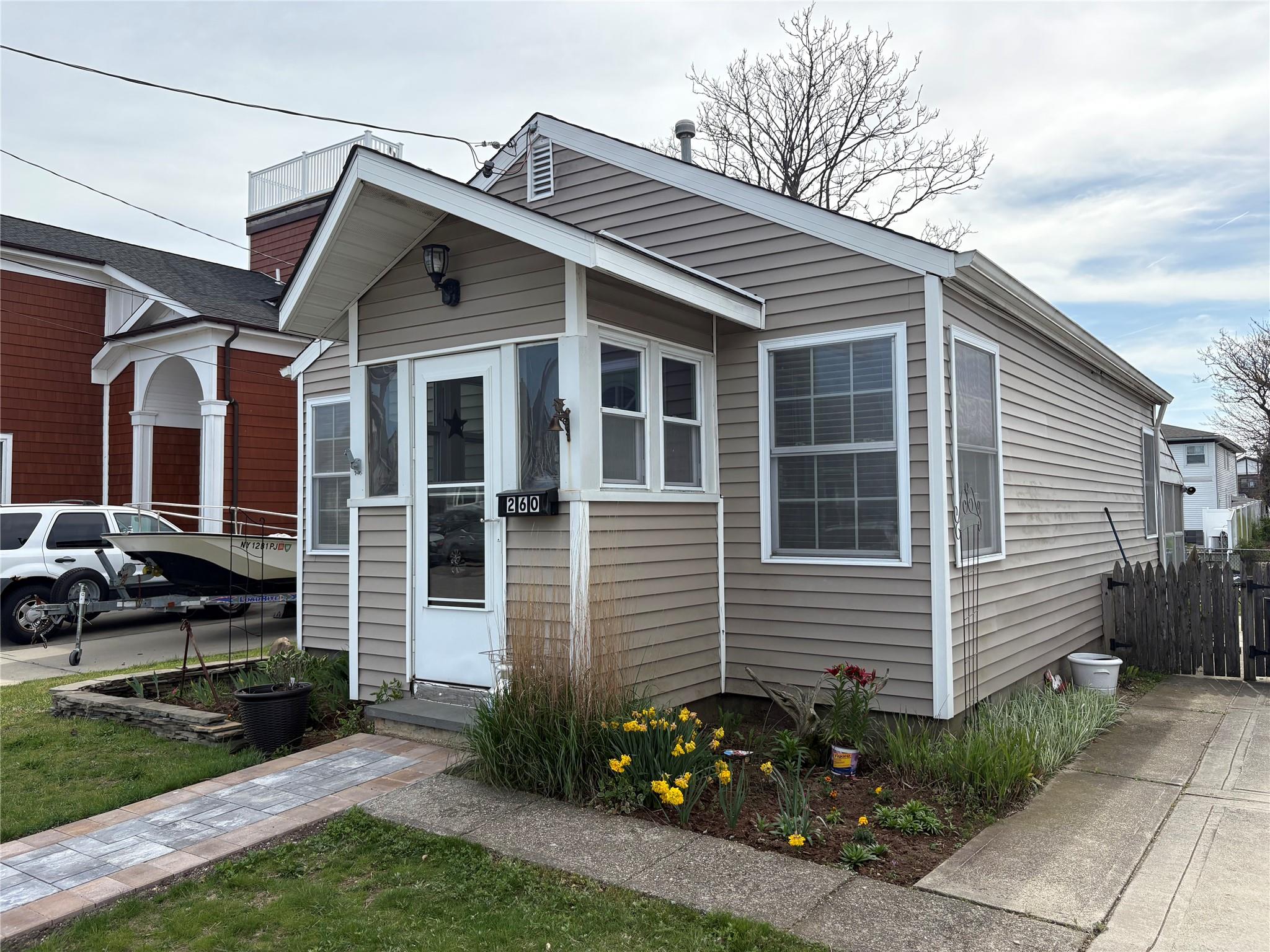 260 East Drive, Copiague, New York image 2